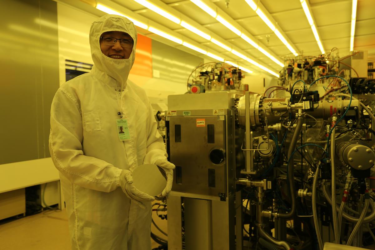 Junyang and the OLV sputtering system